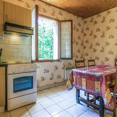 Quiet With Shared Pool بيت للعطل *