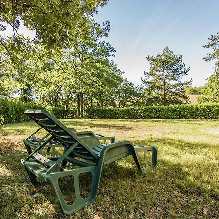 Quiet With Shared Pool بيت للعطل Salignac Eyvigues