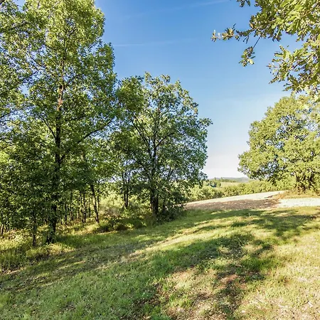 Quiet With Shared Pool بيت للعطل *