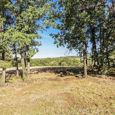 Quiet With Shared Pool بيت للعطل Salignac Eyvigues