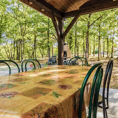 بيت للعطل Quiet With Shared Pool Salignac Eyvigues