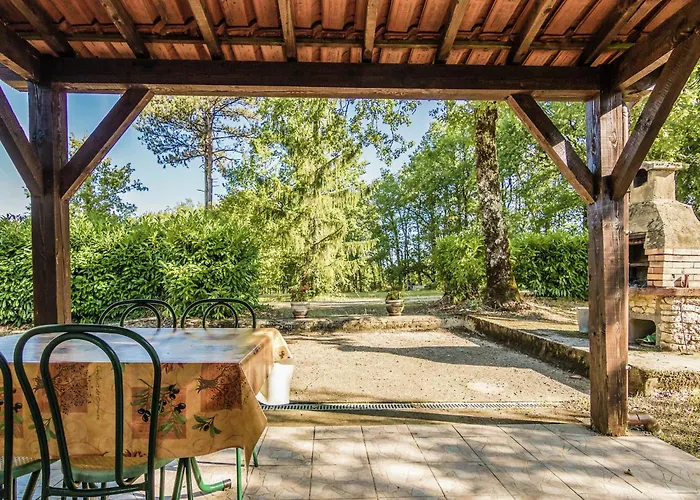 Quiet With Shared Pool * Salignac Eyvigues