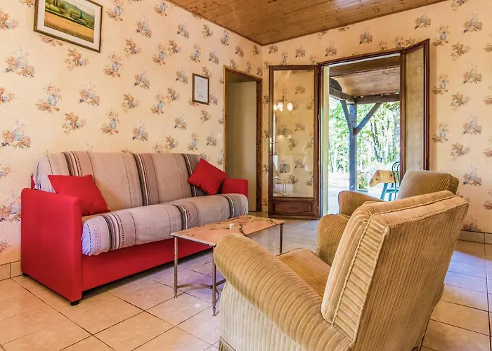 Quiet With Shared Pool * Salignac Eyvigues