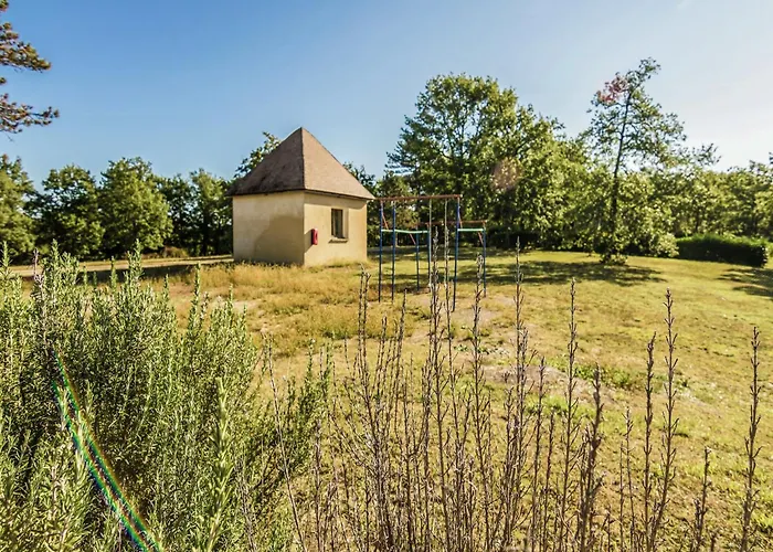 Holiday home Quiet With Shared Pool *