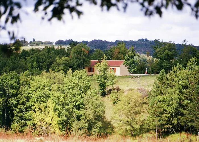 Quiet With Shared Pool Holiday home