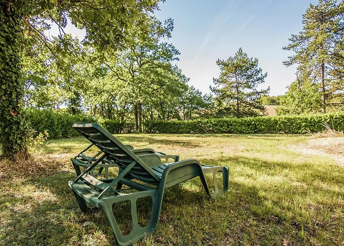 Quiet With Shared Pool Holiday home Salignac Eyvigues