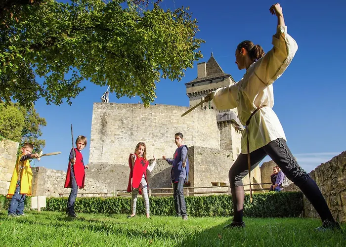 Quiet With Shared Pool Semesterbostad